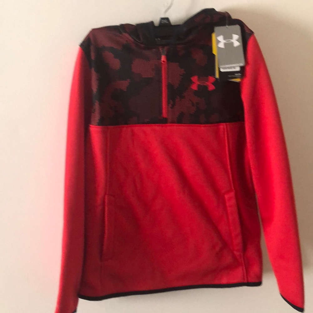 It’s under armour hoodie